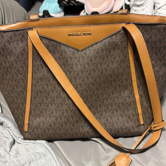 Michael Kors Signature Brown and Tan Tote - Picture 1 of 2